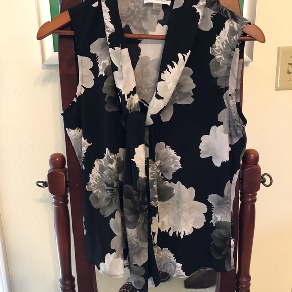 Calvin Klein Tops - CK Floral TOp
